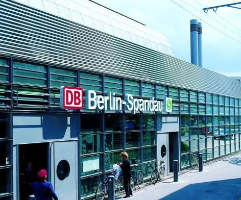 ICE-Bahnhof Berlin-Spandau (DE)